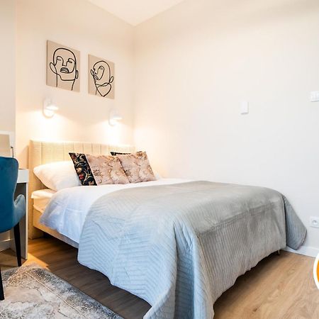 Apartamentysnu, Wola Tower Z Parkingiem Варшава Екстер'єр фото